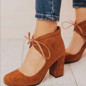 New Chic ankle strap closed toe pumps, size 7, faux chocolate suede, tie front